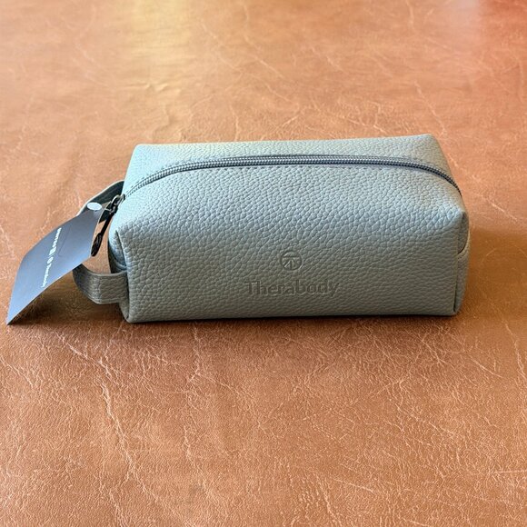 The United Airlines Therabody Polaris Business Class Amenity Kit - Picture 9 of 14